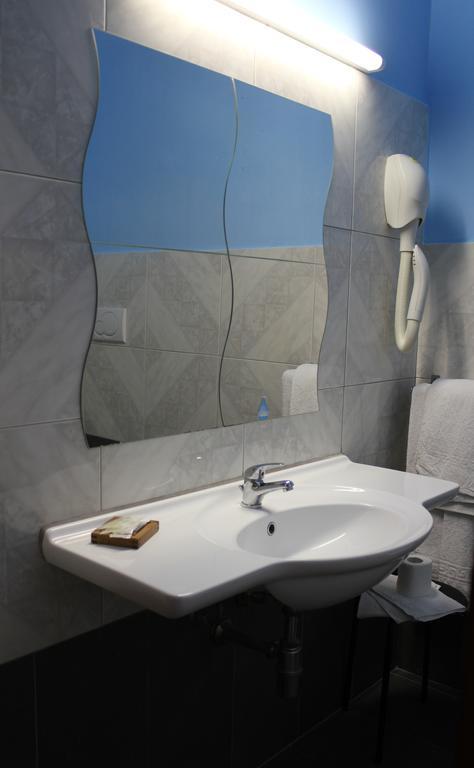 Hotel 106 Селия Марина Екстериор снимка