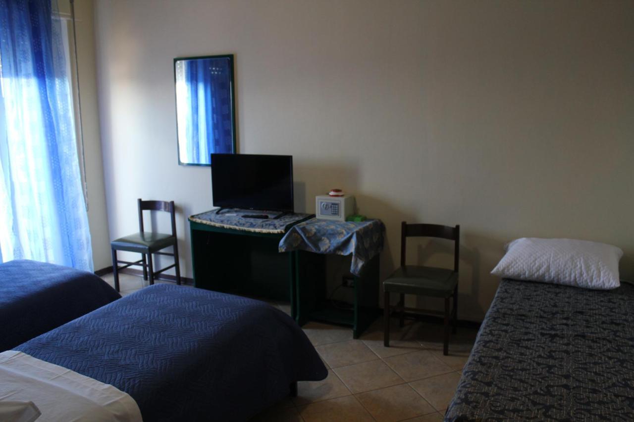 Hotel 106 Селия Марина Екстериор снимка